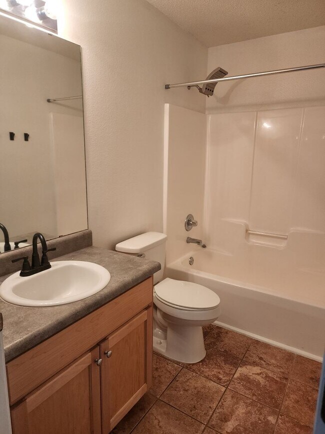 Building Photo - 4772 La Casa Cir