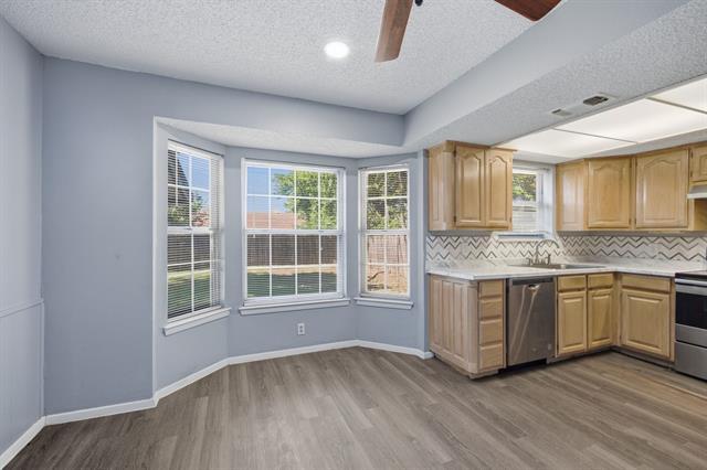 Building Photo - 512 Sussex Dr
