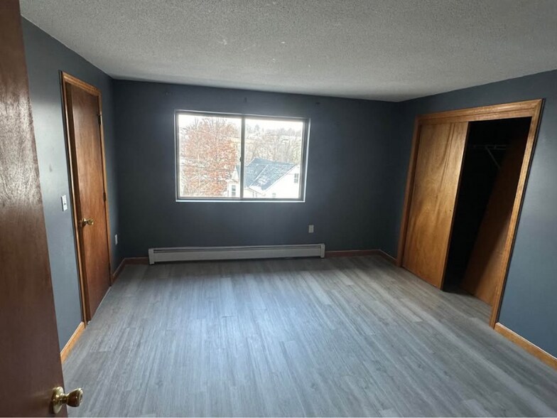 Building Photo - 17 Willis St