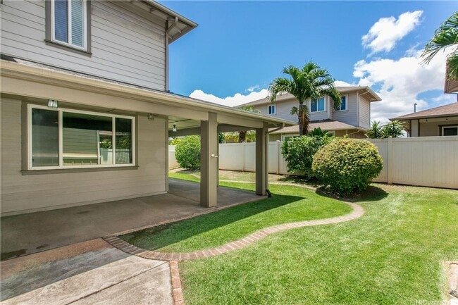 Building Photo - Beautiful 4-Bedroom, 3-Bath Former Model H...