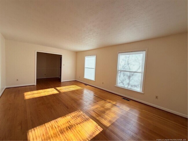 Building Photo - 601 Helen St