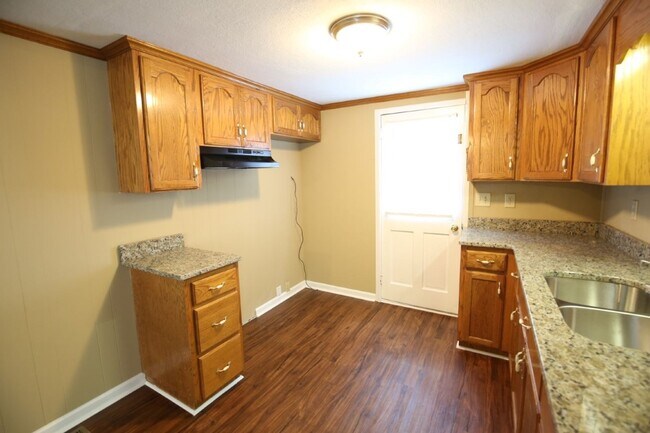 Building Photo - Charming 2-Bedroom Home with Modern Updates in Concord/Rock Creek Area"