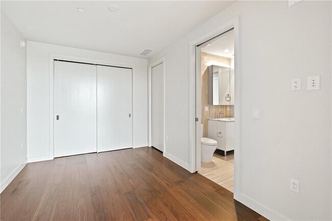 Building Photo - 44 East Ave