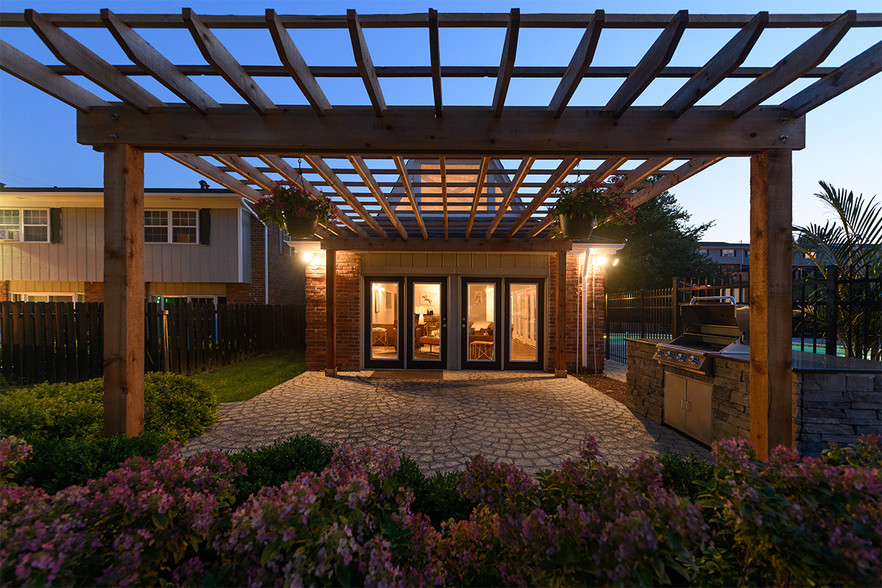 Building Photo - The Townhomes and Flats At Fontaine