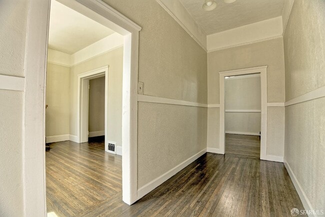 Building Photo - 1218 York St