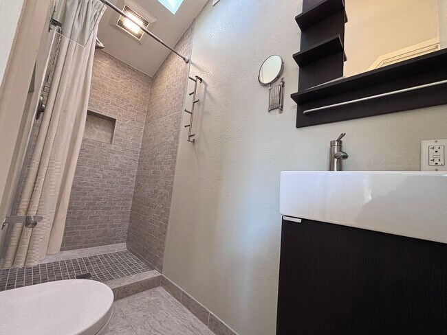 Building Photo - CAMBRIAN - Beautifully maintained home with hardwood floors and central A/C.