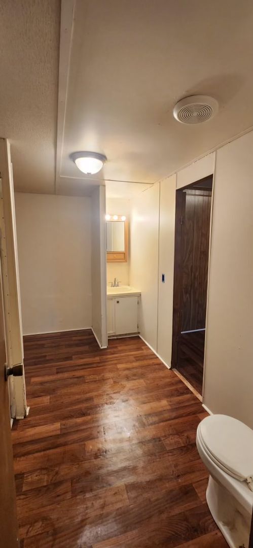 Building Photo - Cozy 2 Bedroom, 1 Bathroom Rental Home