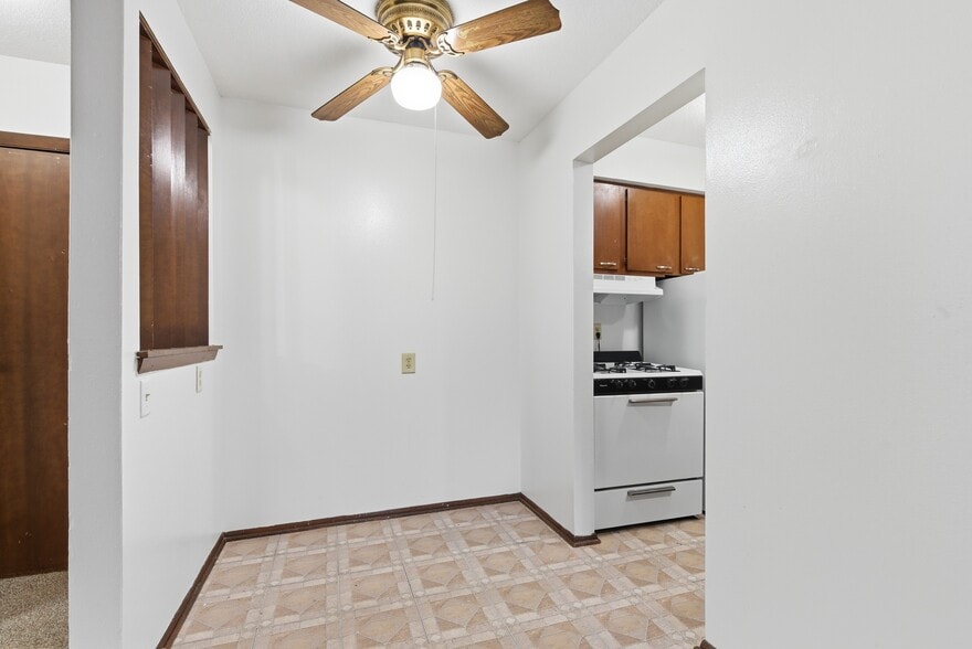 Building Photo - Meadow Ridge Apartments