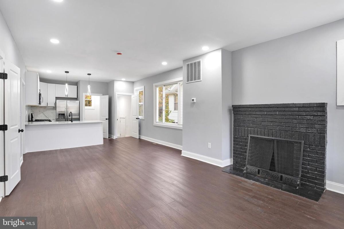 Building Photo - 2838 27th St NE
