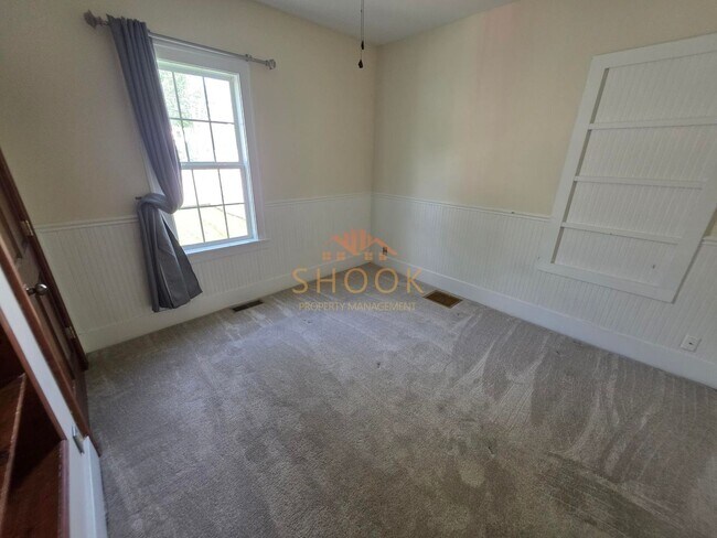 Building Photo - LOOK AT THIS 3 BR GEM WITH A BASEMENT UNDE...