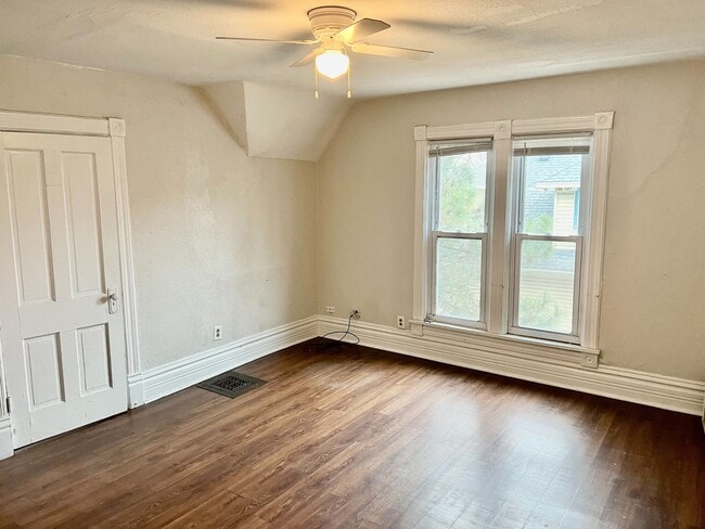 Building Photo - 674 St Charles St