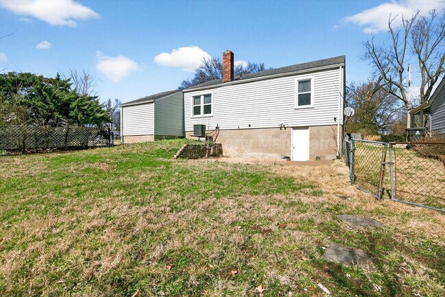 Building Photo - 1260 St Marie St