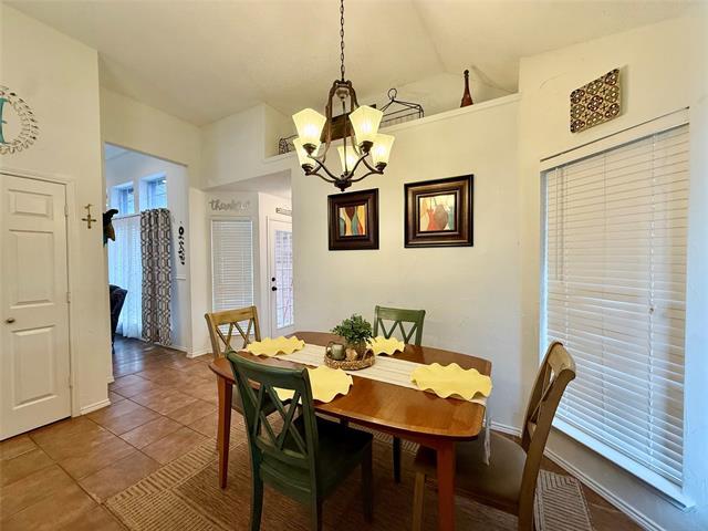 Building Photo - 1658 Glenmore Dr