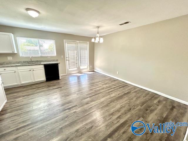 Building Photo - 228 Dormont Dr NE