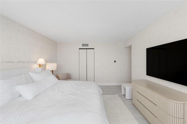 Building Photo - 1800 Sunset Harbour Dr