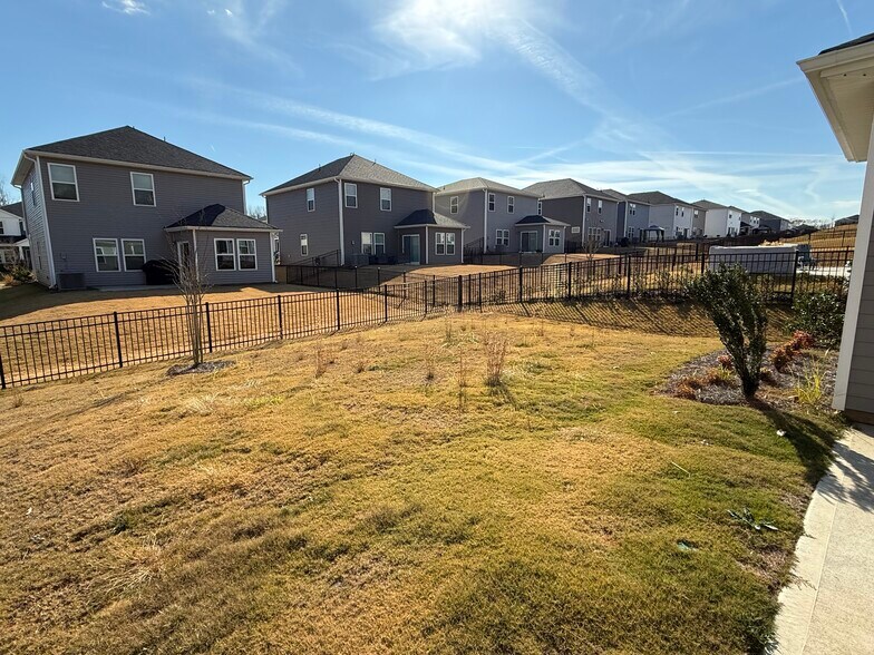 Building Photo - 160 Bird Dog Dr