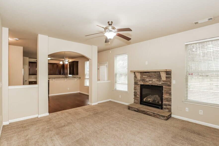 Building Photo - 6285 Allen Rd SW