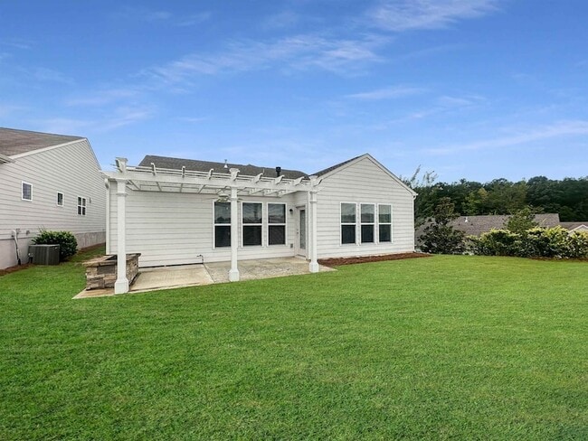 Building Photo - 813 Firefly Ct