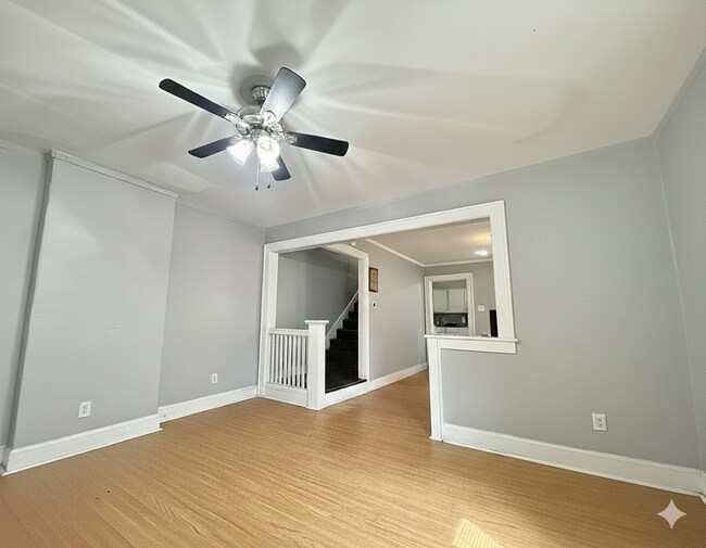 Building Photo - For Rent 3 Bedroom Townhouse on a Quiet Street