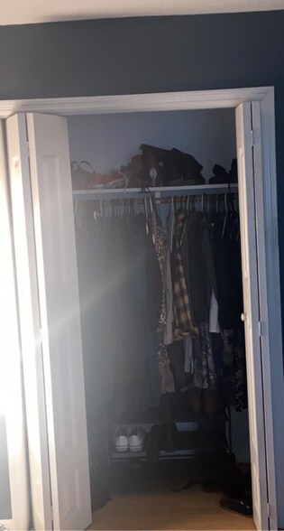 Building Photo - 388 Huntington Ridge Dr