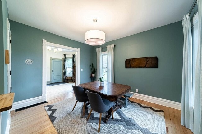 Building Photo - 615 Cottage Grove Ave