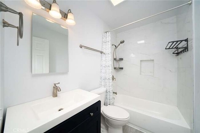Building Photo - 3986 Valle Vista Dr