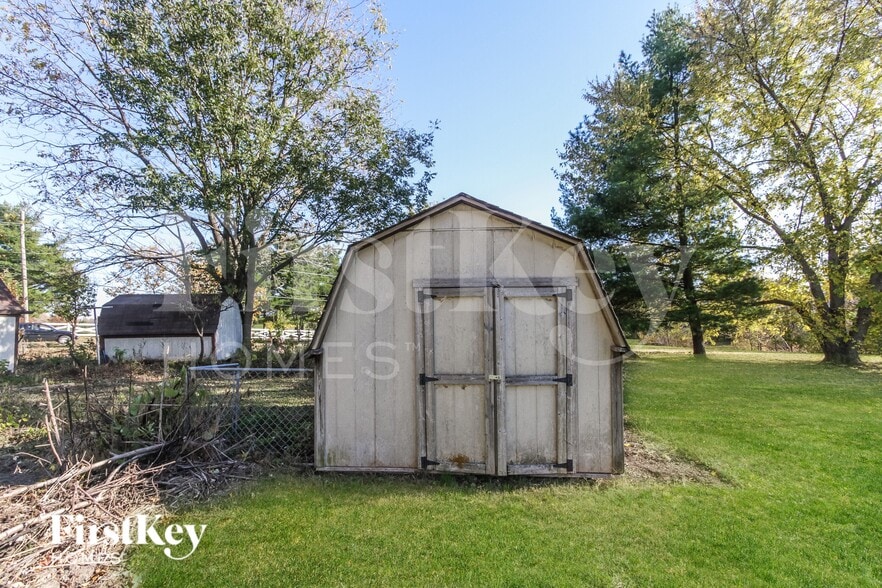 Building Photo - 3735 Valley Lake Dr