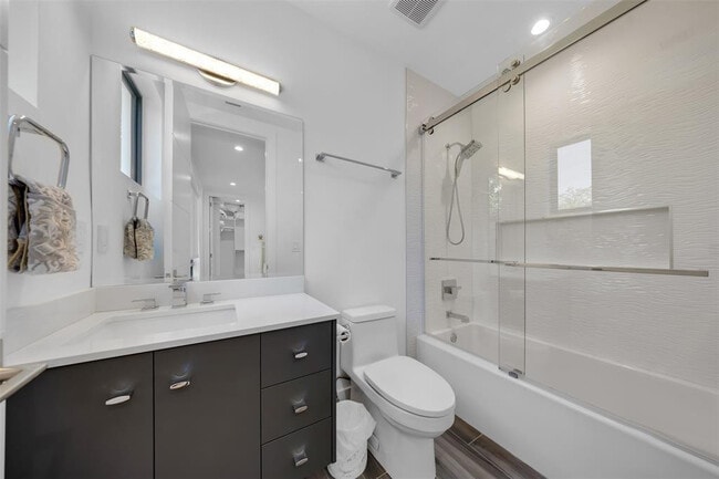 Building Photo - 2001 Marietta Dr