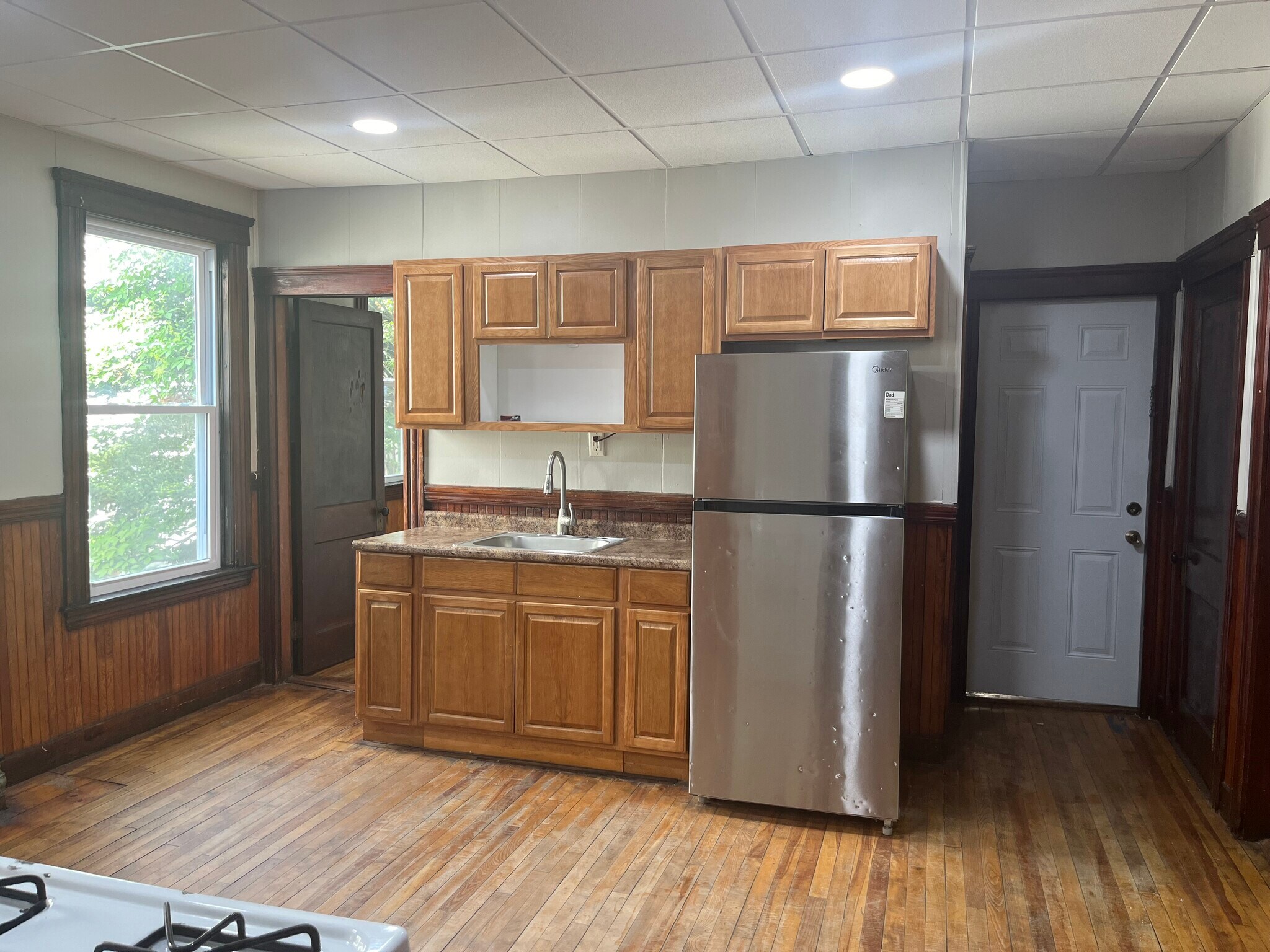 Building Photo - 37 Columbia St