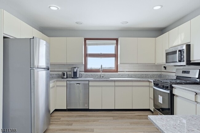 Building Photo - 243 Newark Ave