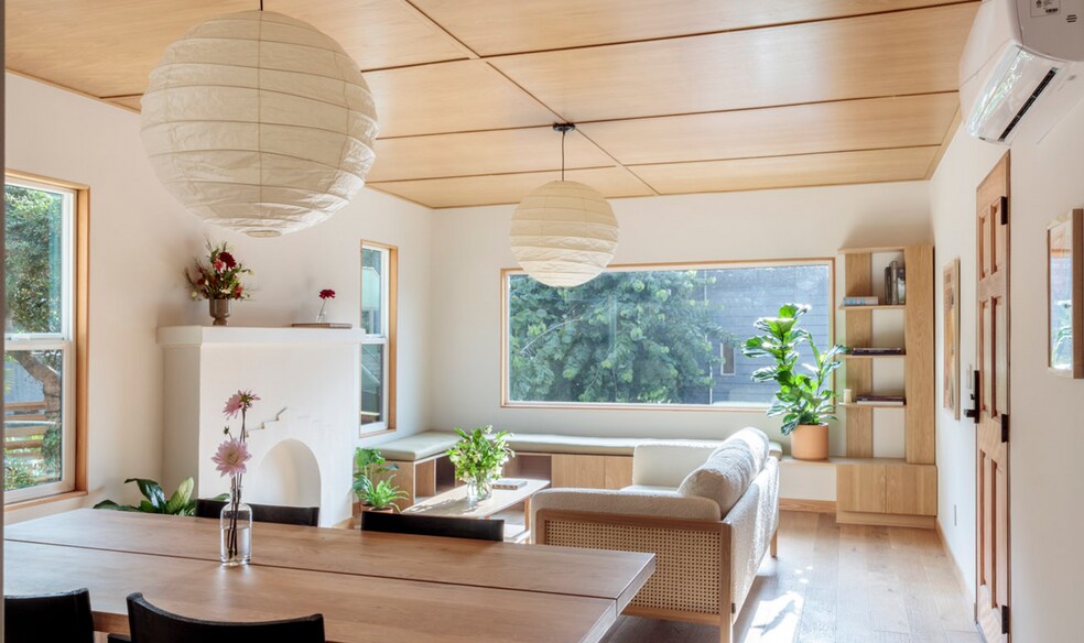 Building Photo - 3361 Hamilton Way