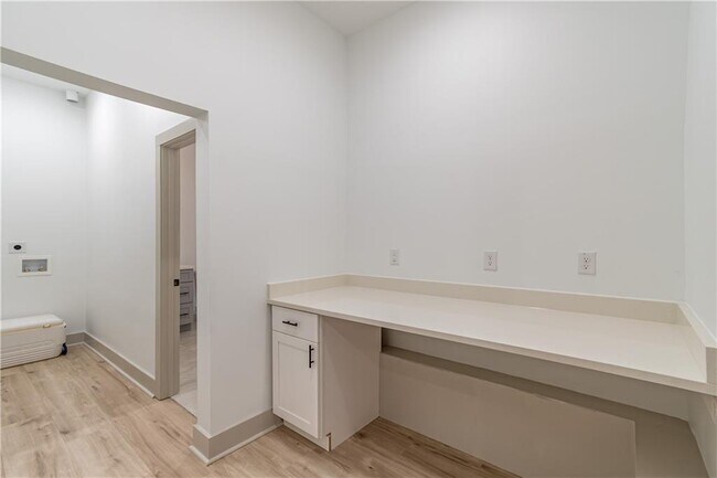 Building Photo - 651 Briarleigh Way