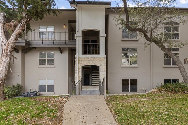 Building Photo - $1,500/mo – 2BR/1BA Condo in Northwest Austin with Stone Fireplace & Balcony