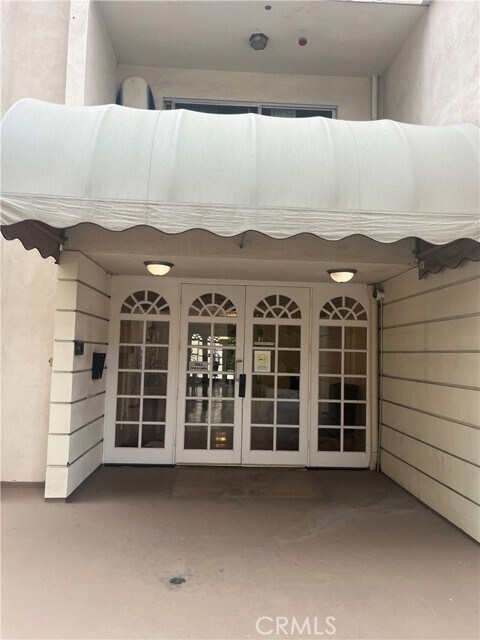 Building Photo - 5625 N Sumner Wy