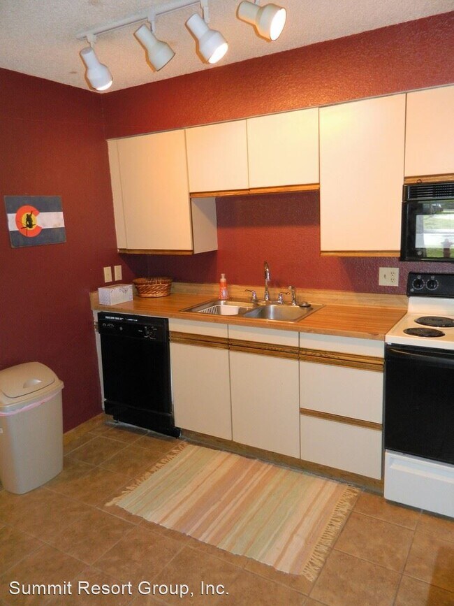 Building Photo - 2 br, 2 bath House - 533 Rainbow Village 6...