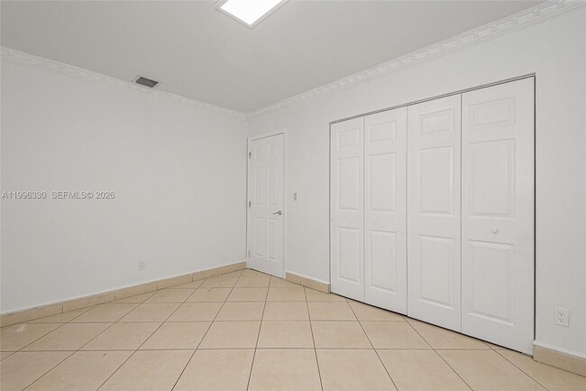 Building Photo - 2545 NE 207th St