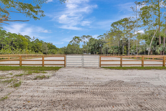 Building Photo - 14831 Drafthorse Ln