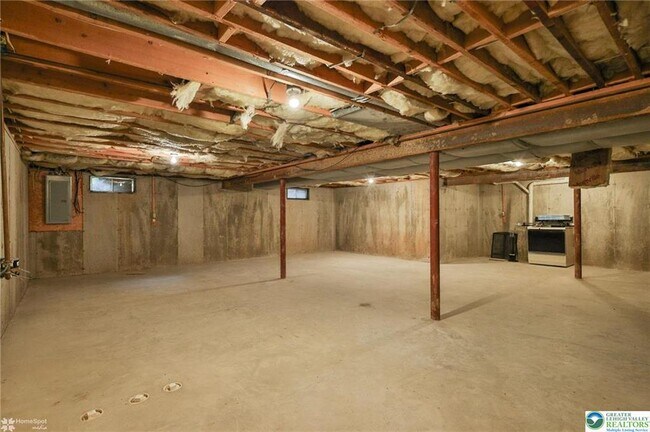 Building Photo - 4059 Wedgewood Rd