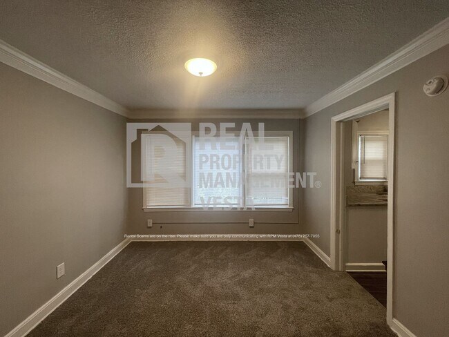 Building Photo - 444 Corbin Ave