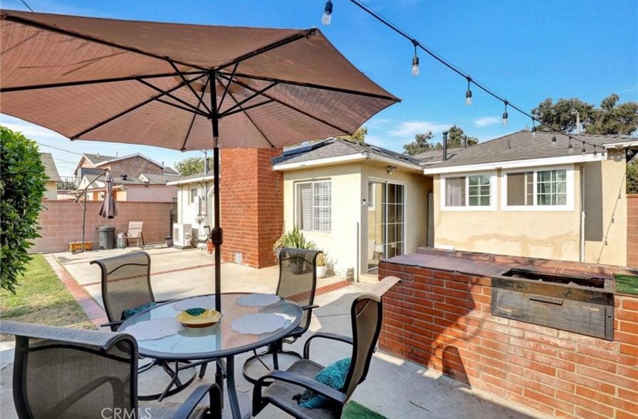 Building Photo - 10337 Garfield Ave