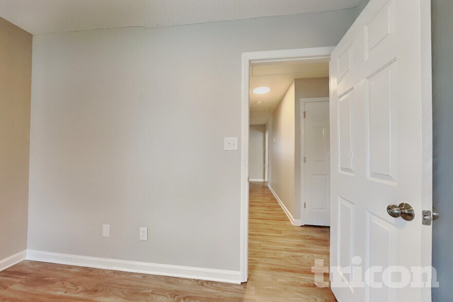 Building Photo - 2112 Saponi Village Ct