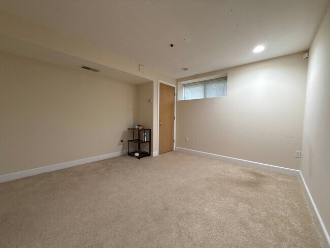Building Photo - 73 Arrowhead Cir