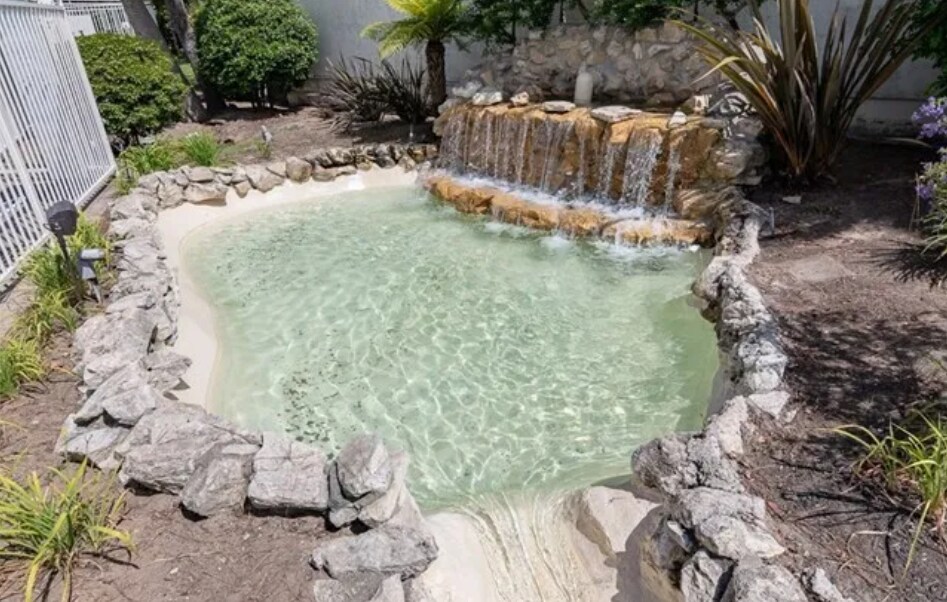 Building Photo - 902 Camino Real