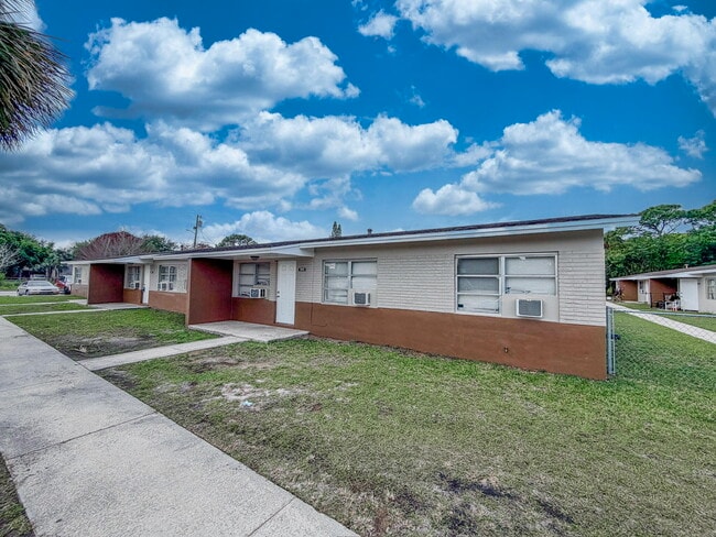 Building Photo - 703 N 25th St