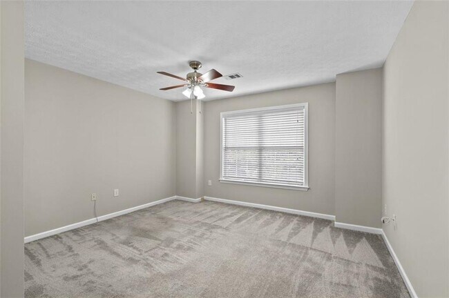 Building Photo - 2680 Pine Tree Rd NE