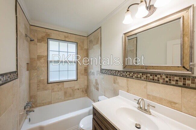Building Photo - 55 Delmont Dr NE