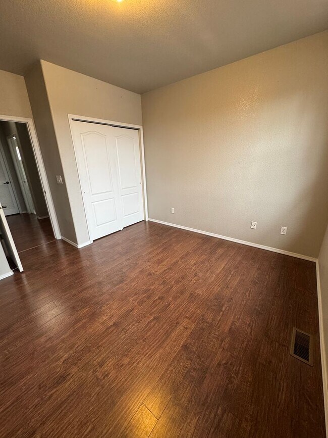 Building Photo - Gorgeous 2bd 2ba Condo in Southwest Colorado Springs!