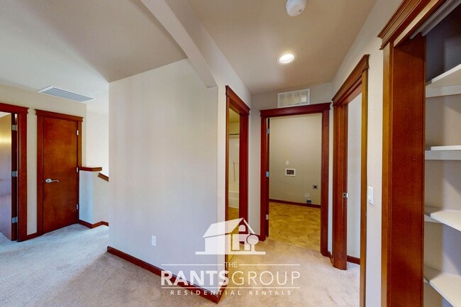 Building Photo - South Hill Puyallup Dream Neighborhood - E...