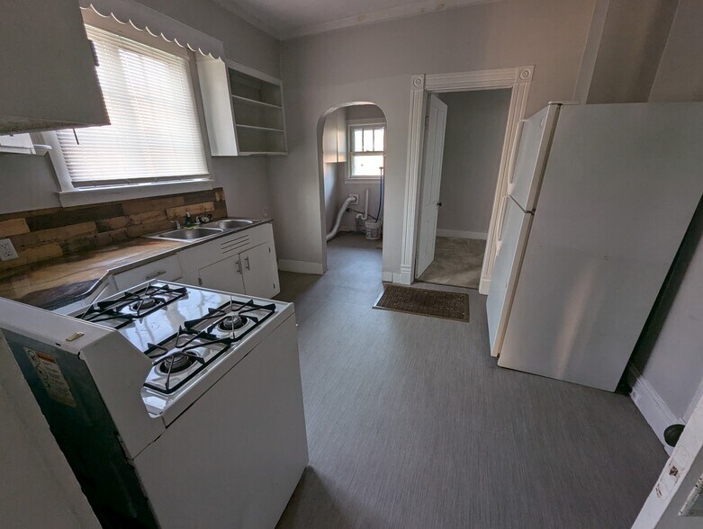 Kitchen View 1 - 18 Charlotte Ave