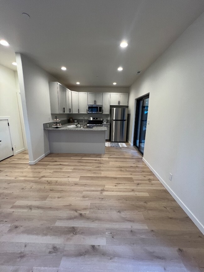 Building Photo - 3317 Fir Ave